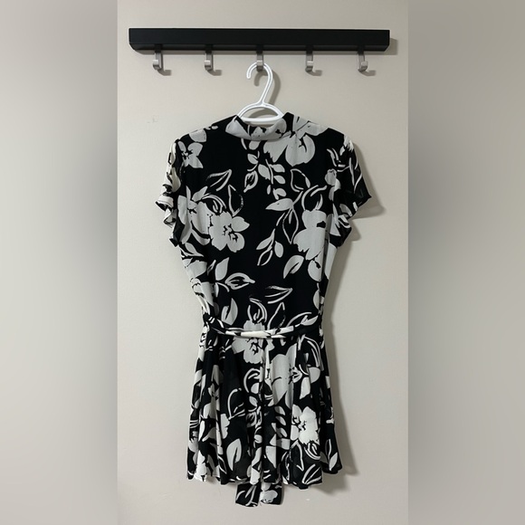 🆕 Brand New - Leina Black Flora Button Up Shirt Dress with Tie - Picture 5 of 6